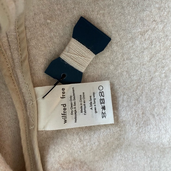 [SOLD] Aritzia Ganna Jacket - Picture 3 of 4